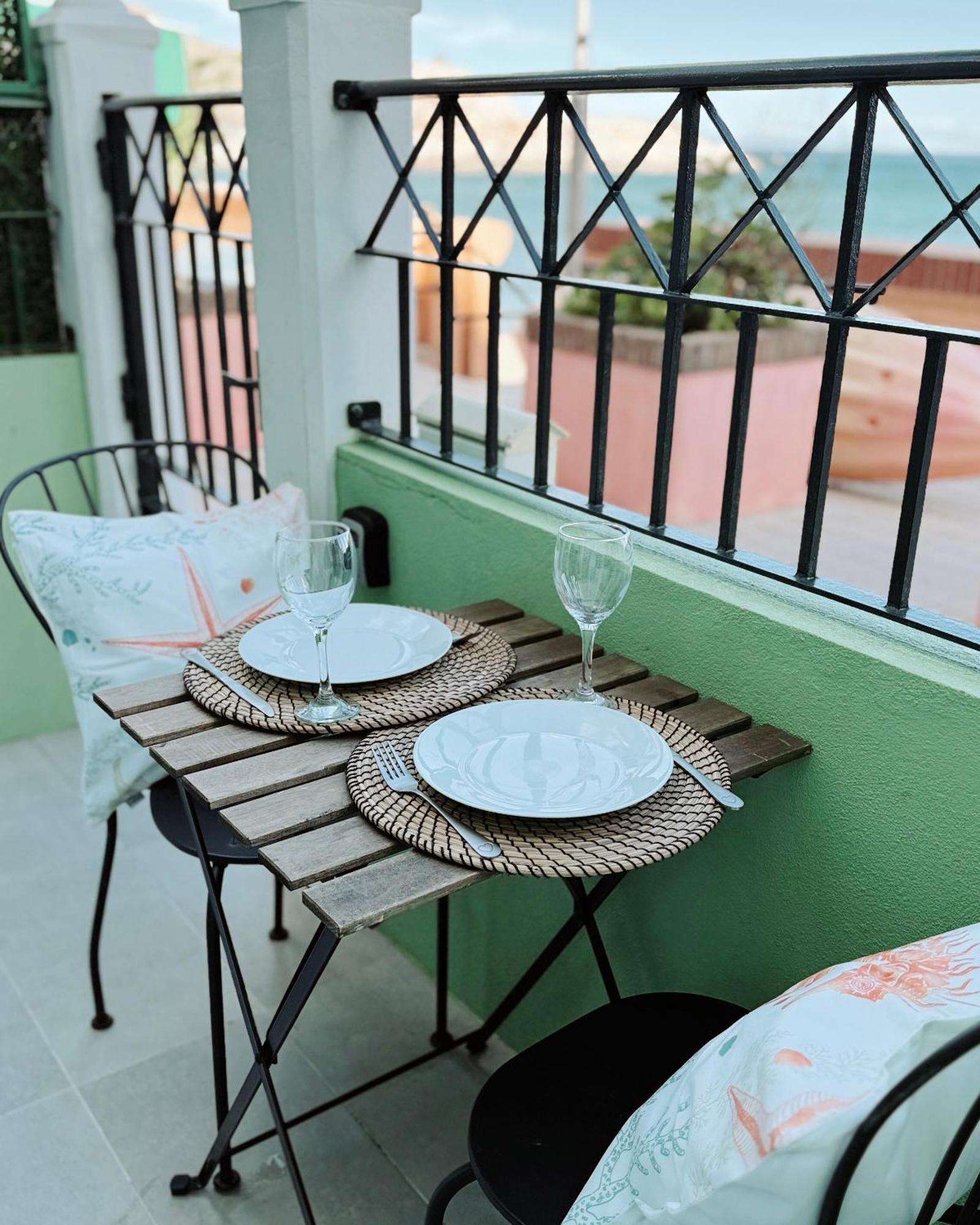 Unique Waterfront Duplex On The Mediterranean - Caleta, Catalan Bay ยิบรอลตาร์ ภายนอก รูปภาพ