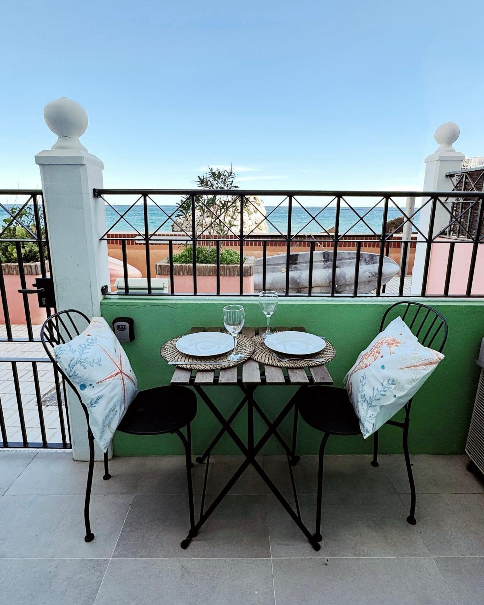 Unique Waterfront Duplex On The Mediterranean - Caleta, Catalan Bay ยิบรอลตาร์ ภายนอก รูปภาพ